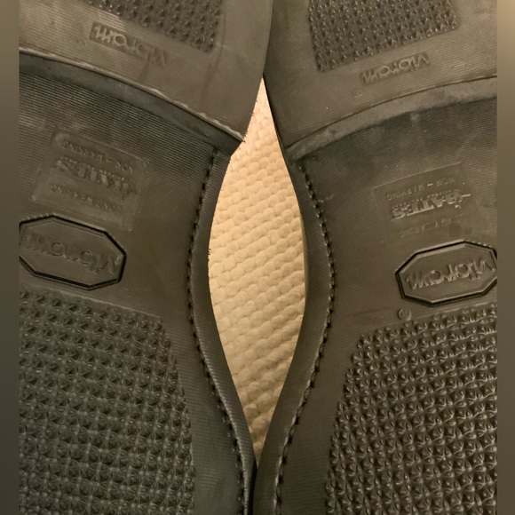 BATES - Picture 5 of 6